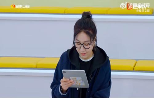 UFO穿越时空隧道揭秘未知空间跳跃